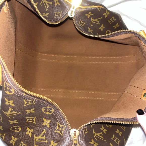 4 piece Authentic Louis Vuitton travel set! - Picture 6 of 16
